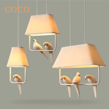 Lustre créatif avec 3 à 4 têtes d'oiseau en tissu pour décoration — LZ4X9T