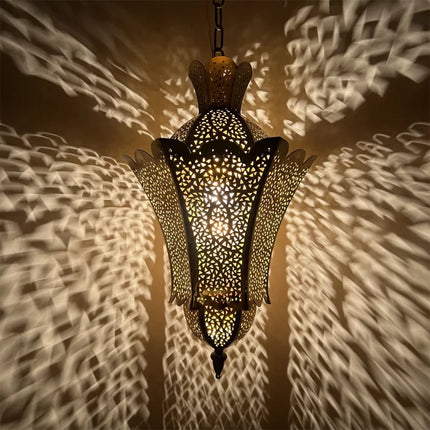Suspension marocaine vintage en métal sculpté pour hôtel et restaurant — LZ4X9T