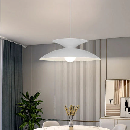 Suspension longue nordique design pour bar — LZ4X9QJ2