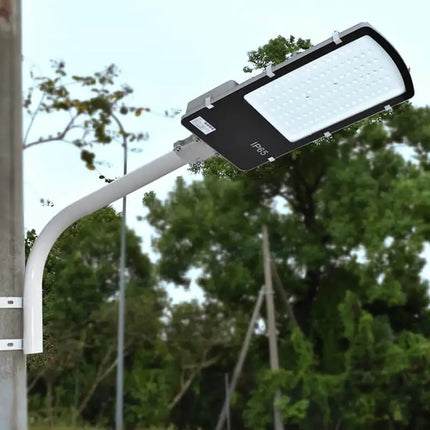 Lampadaire solaire LED étanche haute luminosité pour extérieur — LZ4X9Q2