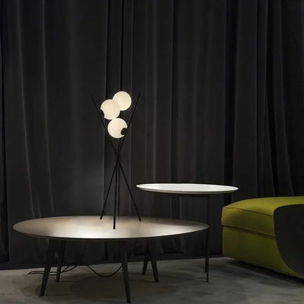 Lampadaire LED trépied avec globe en verre décoratif — LZ4X9M