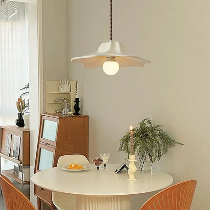 Suspension en résine au design moderne pour intérieur contemporain — LZ4X9J