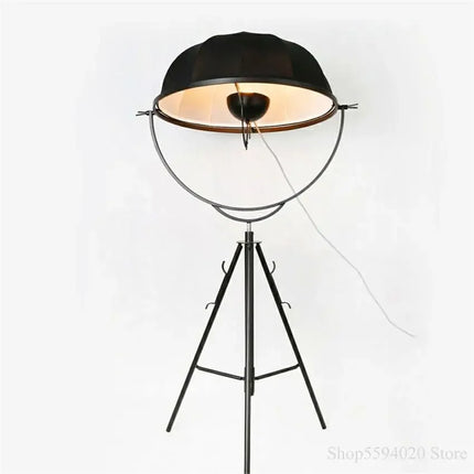 Lampadaire trépied LED réglable forme satellite style loft — LZ4X9P2