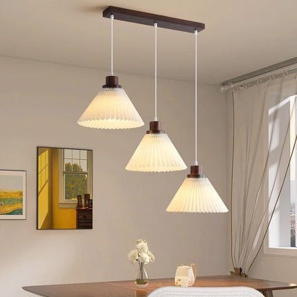 Lustre nordique en tissu plissé avec base en bois — LZ4X9T