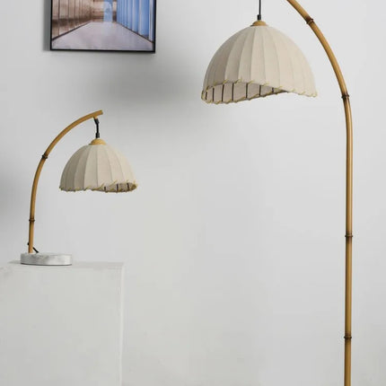 Lampadaire LED nordique avec abat-jours suspendus en toile et bambou — LZ4XJ9