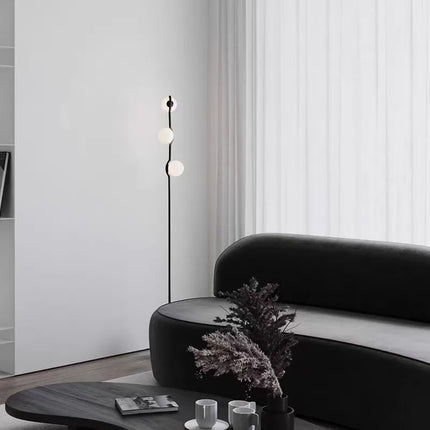 Lampadaire nordique à trois têtes en verre blanc design post-moderne — LZ4QJ7M