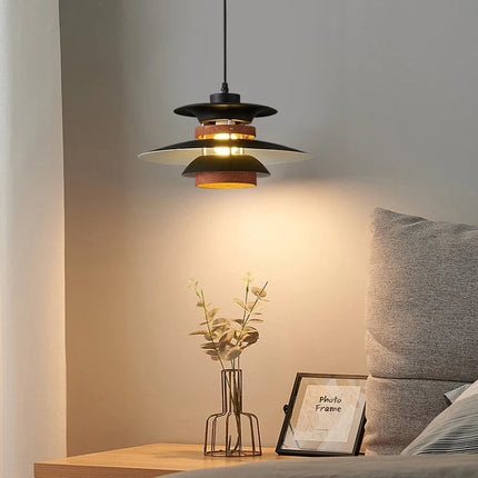 lustre moderne en forme de parapluie avec lumière colorée