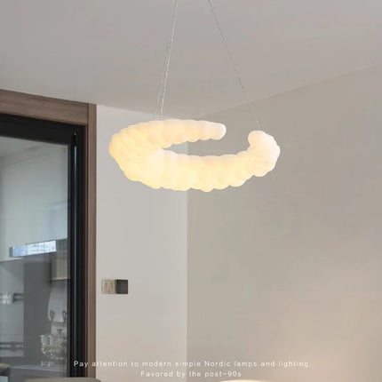 Lustre lune avec motif nuage pour décoration enfantine — LZ4N7Q2