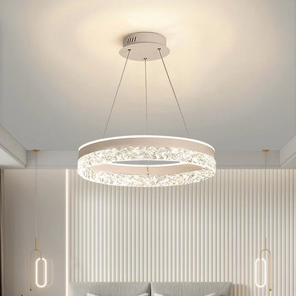 Plafonnier LED suspendu design minimaliste avec anneaux en cristal — LZ4X9P2