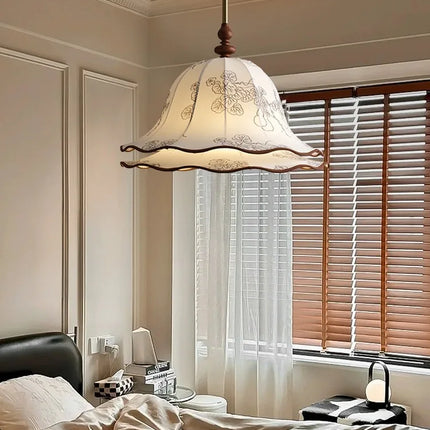 Suspension en tissu style médiéval pour ambiance chaleureuse — LZ4X9P2Q