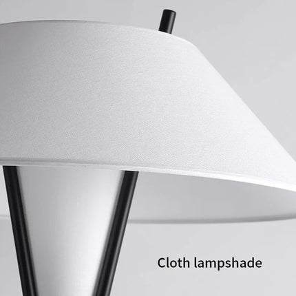 Lampadaire LED moderne avec interrupteur au pied pour décoration — LZ4N7XQ
