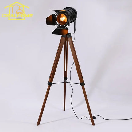 Lampadaire industriel vintage en bois massif réglable pour intérieur — LZ4N7Q2F