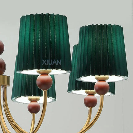 Lustre vintage américain en tissu plissé et bois style wabi-sabi — LZ4P9XJ