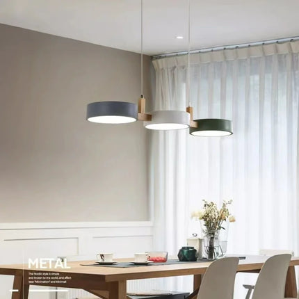 Suspension en bois au design nordique moderne — LZ4M9X2P