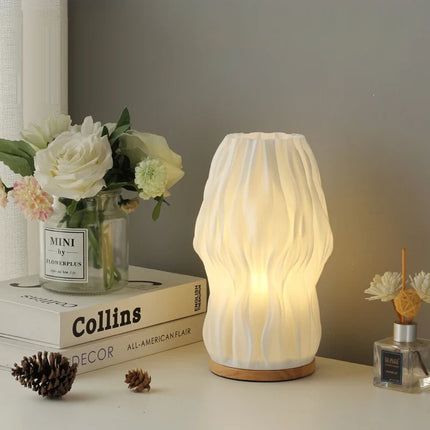 Lampe à poser avec abat-jour imprimé 3D style crème française — LZ4N7Q