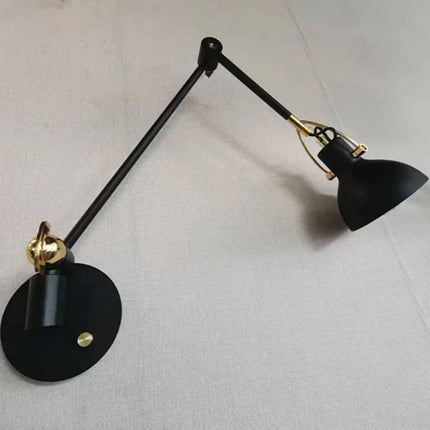 Applique murale vintage en métal noir et doré pour intérieur raffiné — LZ4X9Q2