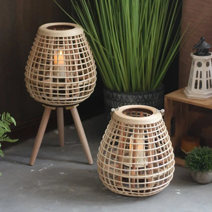 Lampadaire en rotin avec chandelier et bougie électronique décorative — LZ4X9P2