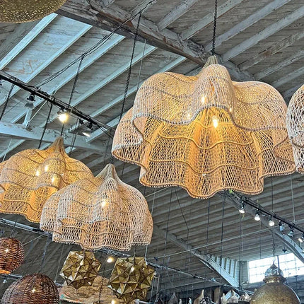 Suspension en rotin aux pétales d’inspiration orientale — LZ4X9P2