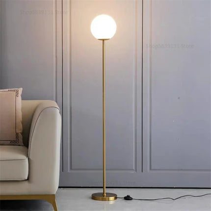 Lampadaire LED vertical en verre laiteux style nordique — LZ4X9P7