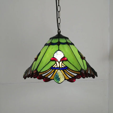 Lustre style vitrail Tiffany méditerranéen pour intérieur raffiné — LZ4X9P2Q