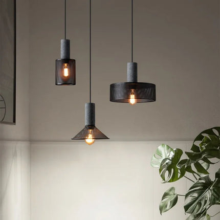 Suspension industrielle en béton avec abat-jour en fer — LZ4X9P