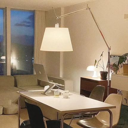 Lampe de bureau pliante à bras long style industriel — LZ4X9M