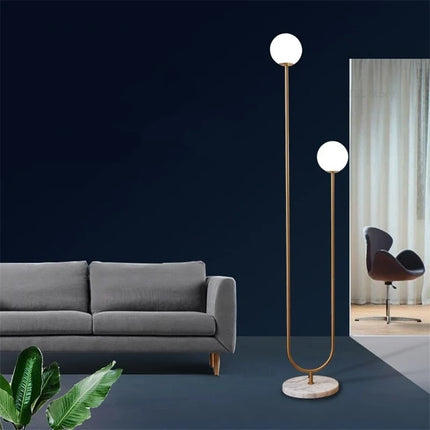 Lampadaire LED vertical en verre laiteux style nordique — LZ4X9P7