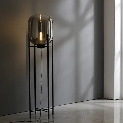 Lampadaire post-moderne avec abat-jour en verre cognac — LZ4X9P