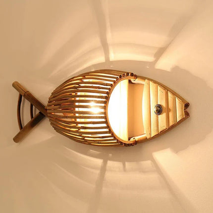 Applique murale rétro en bambou tissé forme poisson pour café et hôtel — LZ4N7Q2