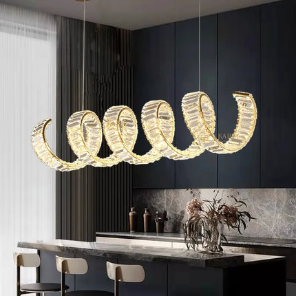 Lustre LED spirale dorée au design moderne — LZ4V9XQ