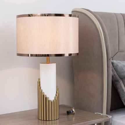 Lampe à poser nordique avec pied en marbre et abat-jour en tissu — LZ4X9M