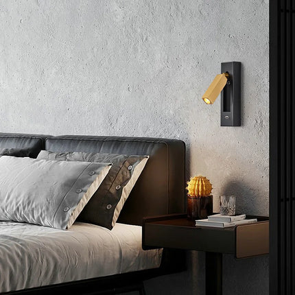 Applique murale moderne avec projecteur LED rotatif et chargeur USB — LZ4X9P2