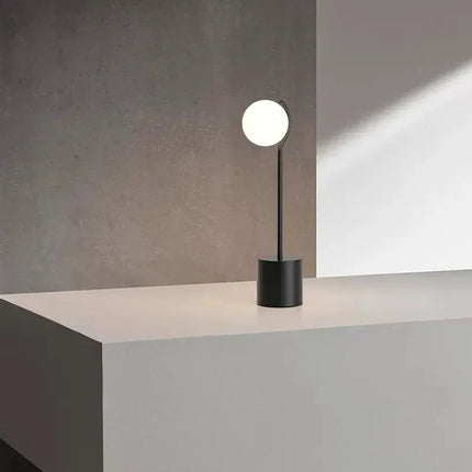 Lampadaire nordique en fer et verre pour intérieur moderne — LZ4X9P2