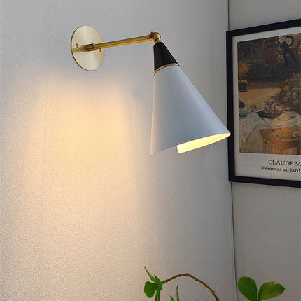 Applique murale médiévale en laiton noir et or au design contemporain — LZ4X9T1