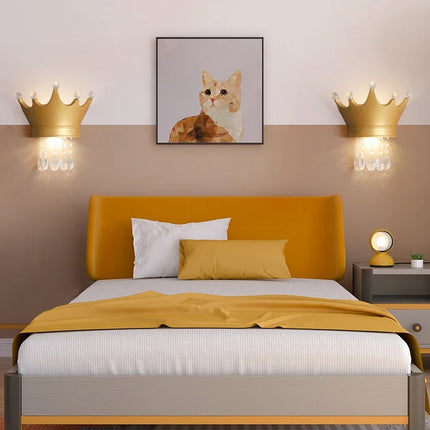 Applique murale enfant en résine avec couronne et cristal — LZ4X9M