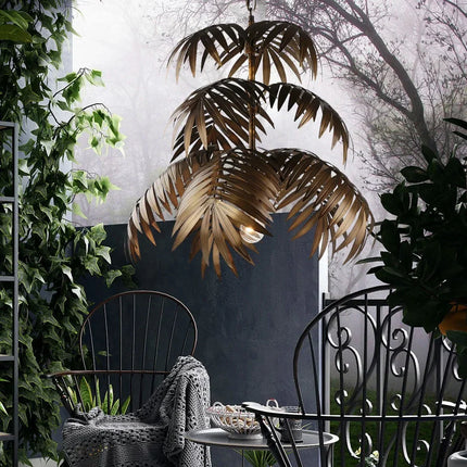 Lustre industriel vintage en feuilles de cocotier style bohème tropical — LZ4X9P2Q