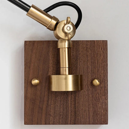 Applique murale nordique rétro en cuivre avec bras oscillant réglable — LZ4X9P2Q