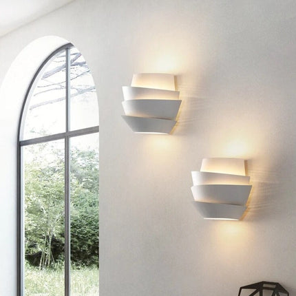 Applique murale blanche forme pomme de pin — LZ4X9Q7