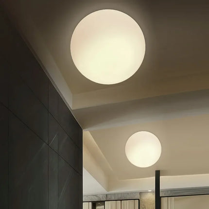 Plafonnier en verre au design moderne pour intérieur élégant — LZ4X9M2
