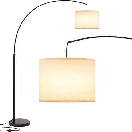 Lampadaire design avec plusieurs abat-jours suspendus