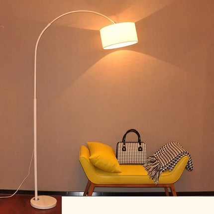 Lampadaire LED réglable avec télécommande pour intérieur — LZ4X9P