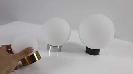 Plafonnier LED rond en verre boule design — LZ4N7Q2