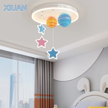 Lustre créatif en verre coloré forme planète et étoile pour école maternelle — LZ4XJ9