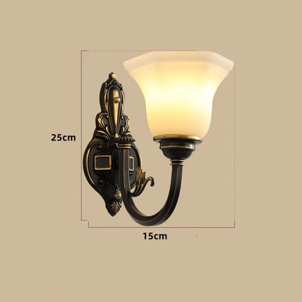 Lustre vintage en cuivre avec abat-jour en verre dépoli — LZ4X9Q2