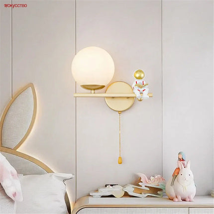 Applique murale LED astronaute en verre doré pour chambre enfant — LZ4Q9X7