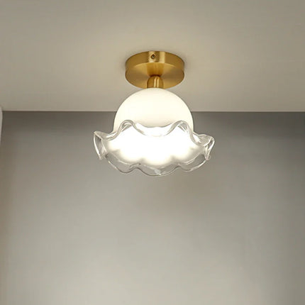 Plafonnier en verre antique et laiton au design minimaliste — LZ4X9Q2T