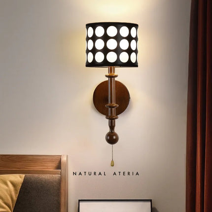 Applique murale rétro médiévale en bois massif à pois décoratifs — LZ4Q9XJ