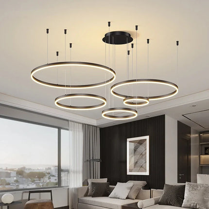 Plafonnier Led suspendu au design moderne avec anneaux brossés
