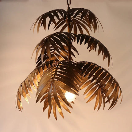 Lustre industriel vintage en feuilles de cocotier style bohème tropical — LZ4X9P2Q