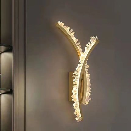 Applique murale en cristal naturel et métal doré au design stylisé — LZ4X9Q2